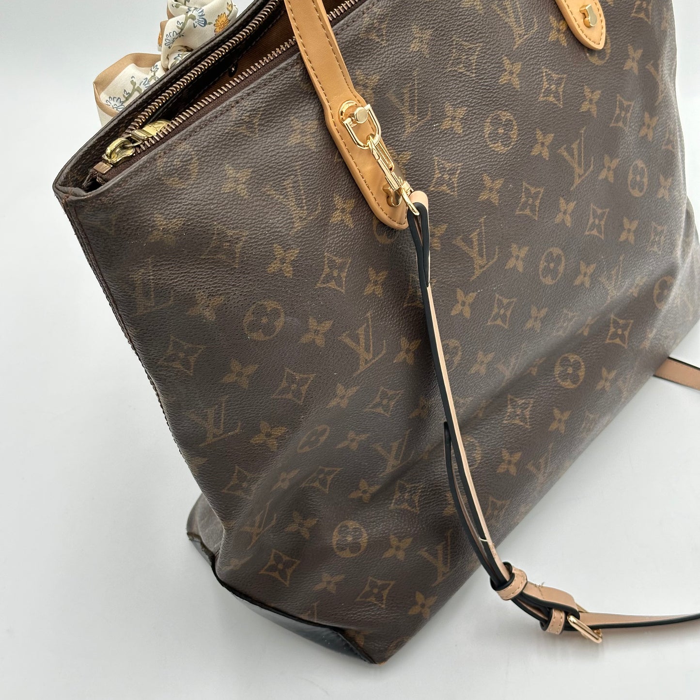 Authentic Louis Vuitton 1999 Monogram Cabas Mezzo Tote