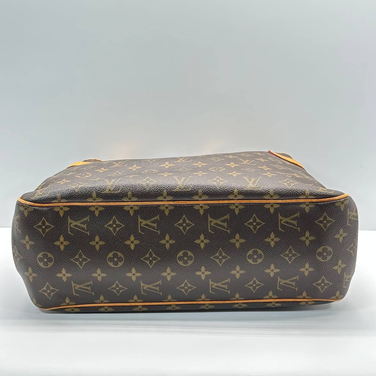 Authentic 2005 Louis Vuitton Monogram Batignolles Horizontal Tote