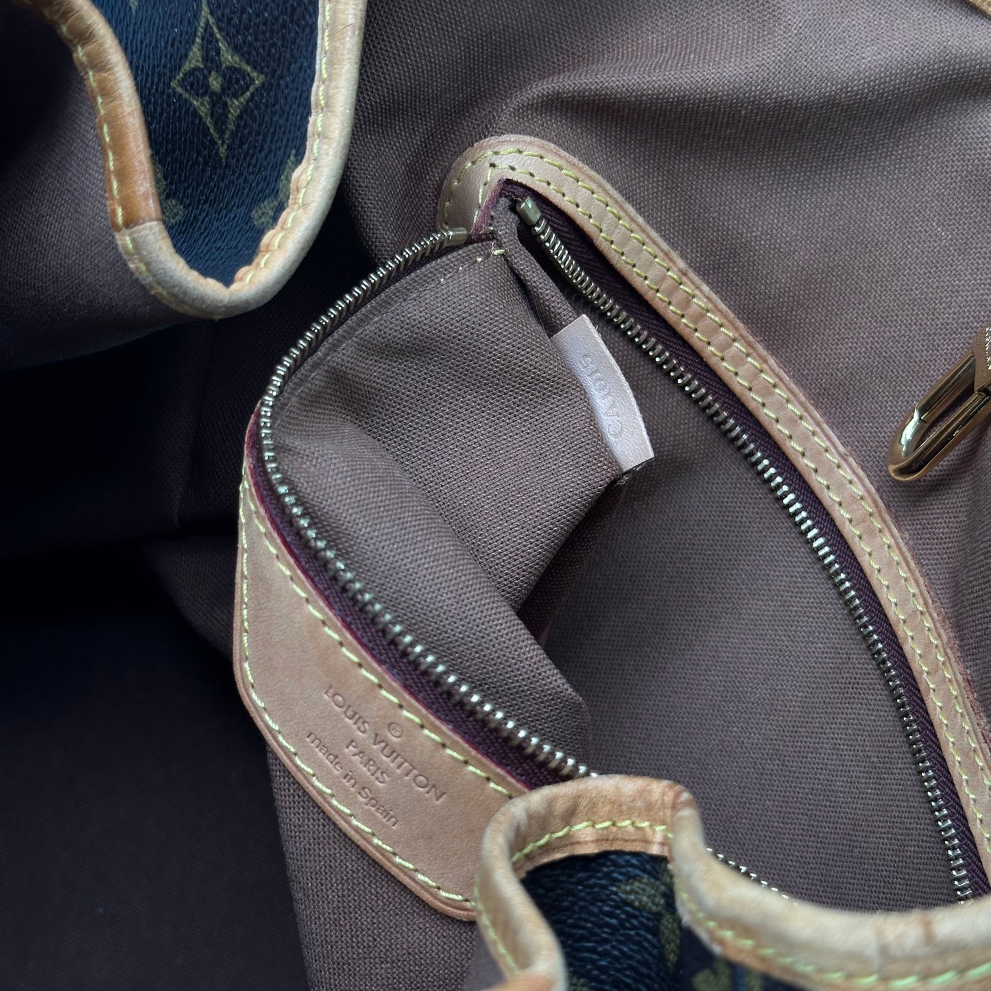 Authentic 2005 Louis Vuitton Monogram Batignolles Horizontal Tote