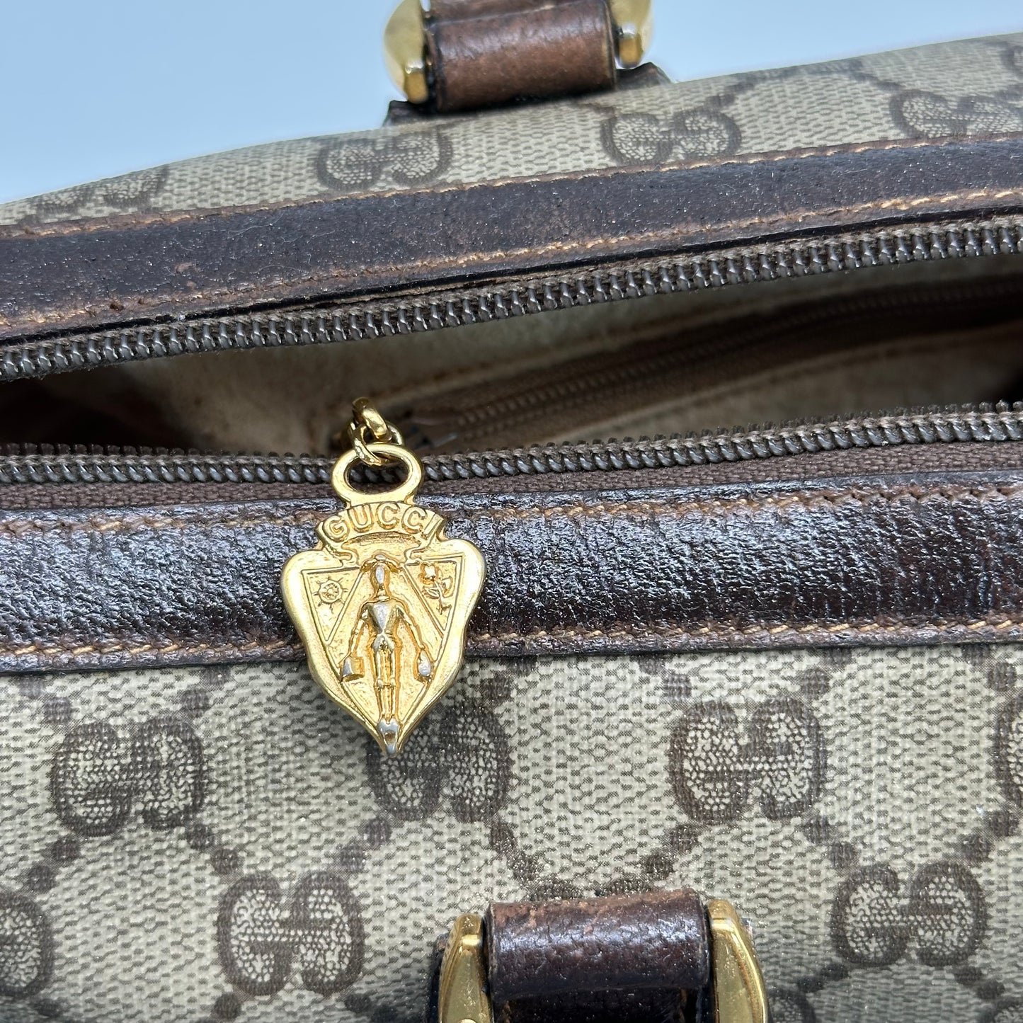 Authentic GUCCI Soho 2-Way Boston Handbag