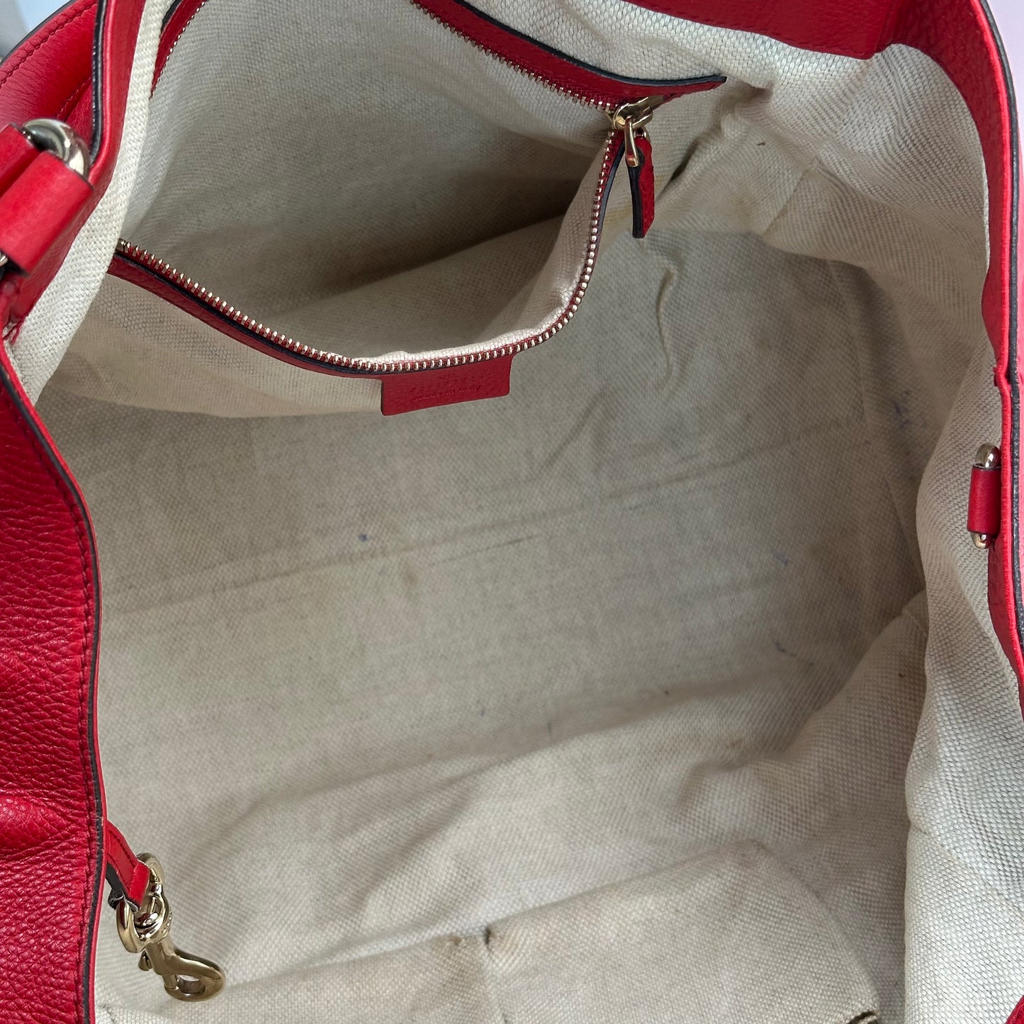 Authentic GUCCI Red Pebbled Leather Soho Top Handle Tote Bag