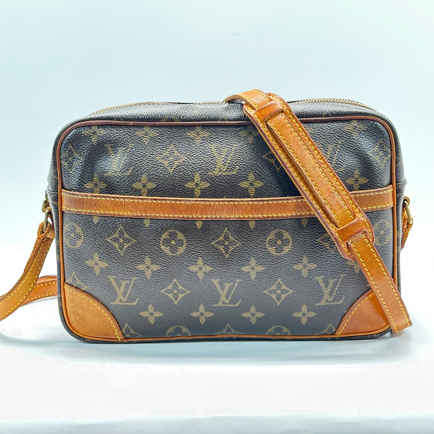 Authentic Louis Vuitton 2003 Monogram Trocadero 27 Crossbody