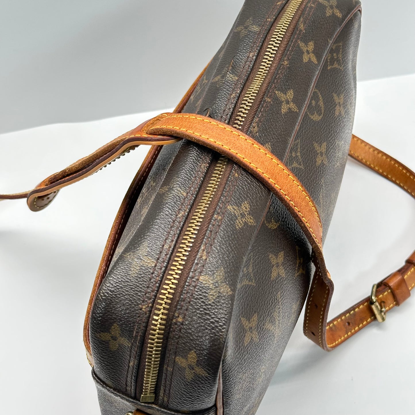 Authentic Louis Vuitton 2003 Monogram Trocadero 27 Crossbody