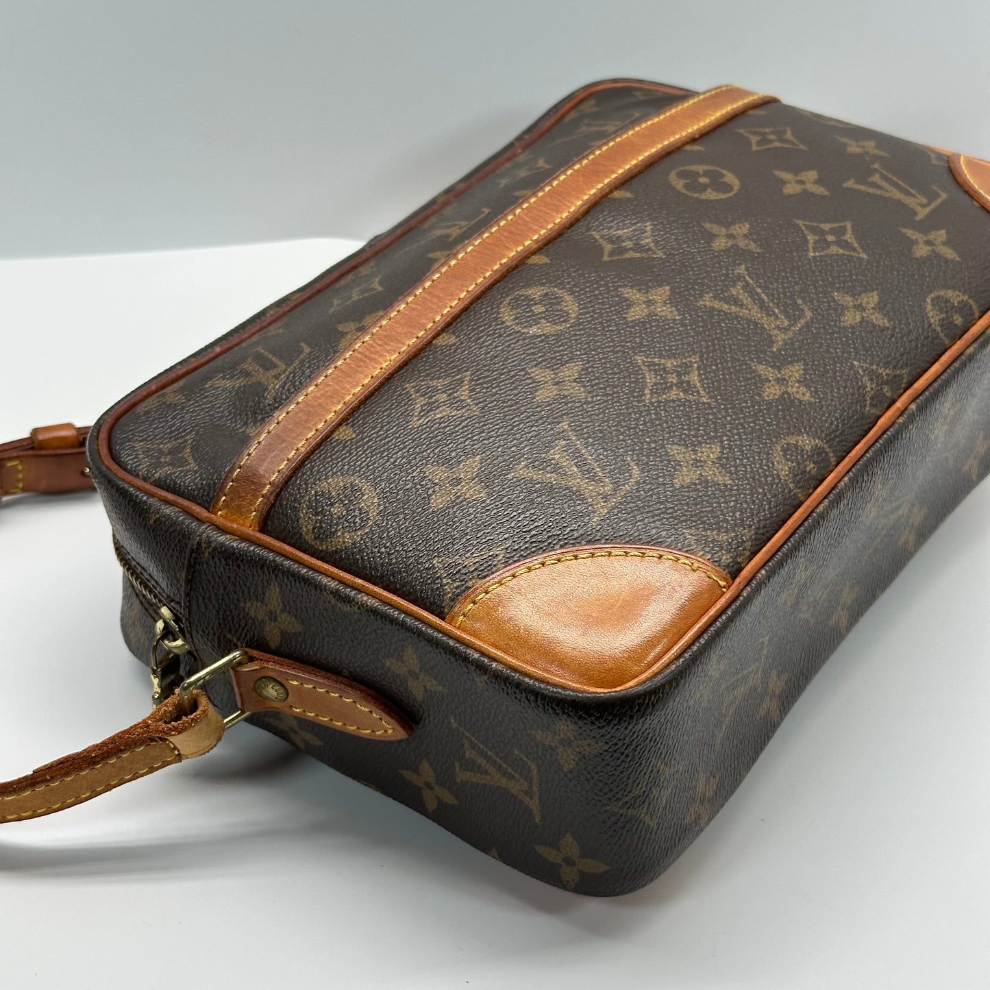 Authentic Louis Vuitton 2003 Monogram Trocadero 27 Crossbody