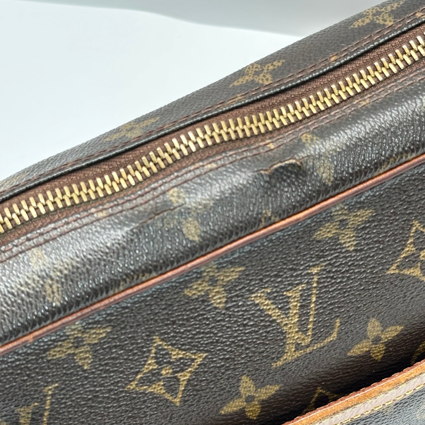 Authentic Louis Vuitton 2003 Monogram Trocadero 27 Crossbody