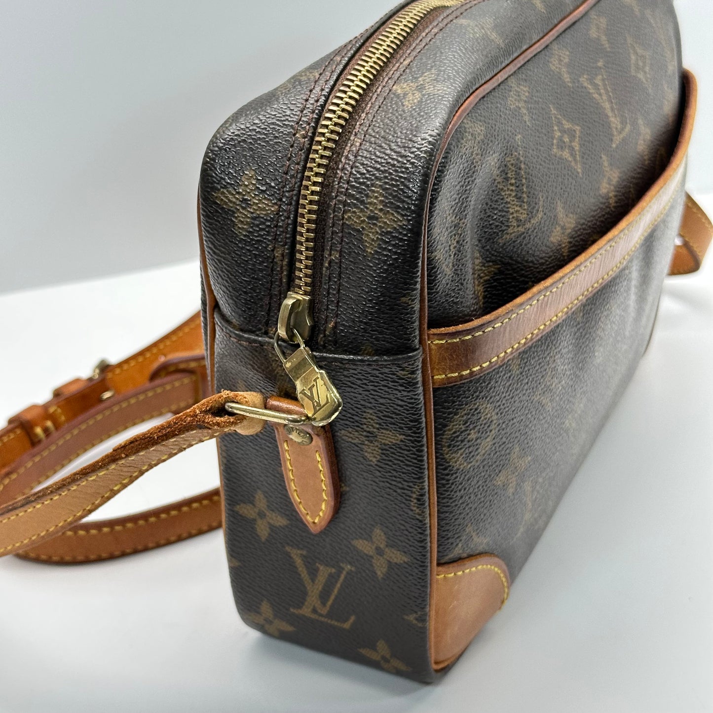 Authentic Louis Vuitton 2003 Monogram Trocadero 27 Crossbody