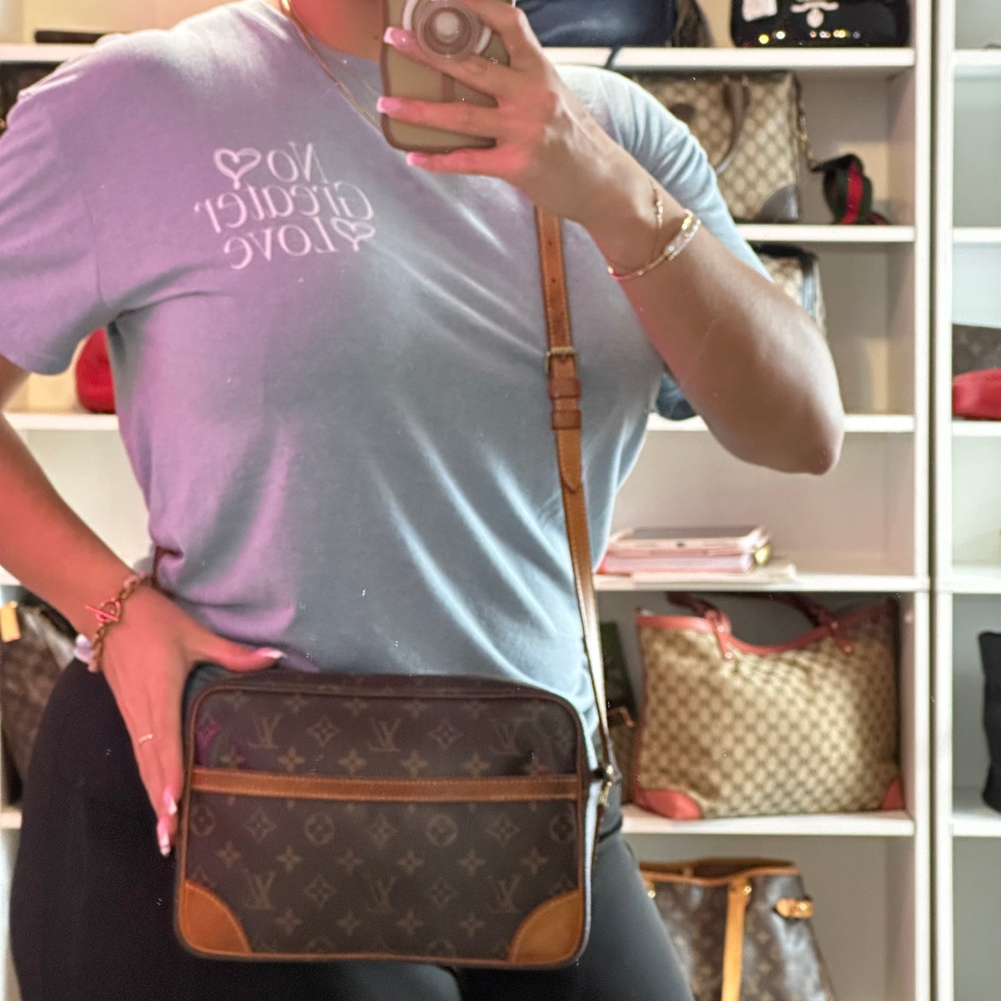 Authentic Louis Vuitton 2003 Monogram Trocadero 27 Crossbody