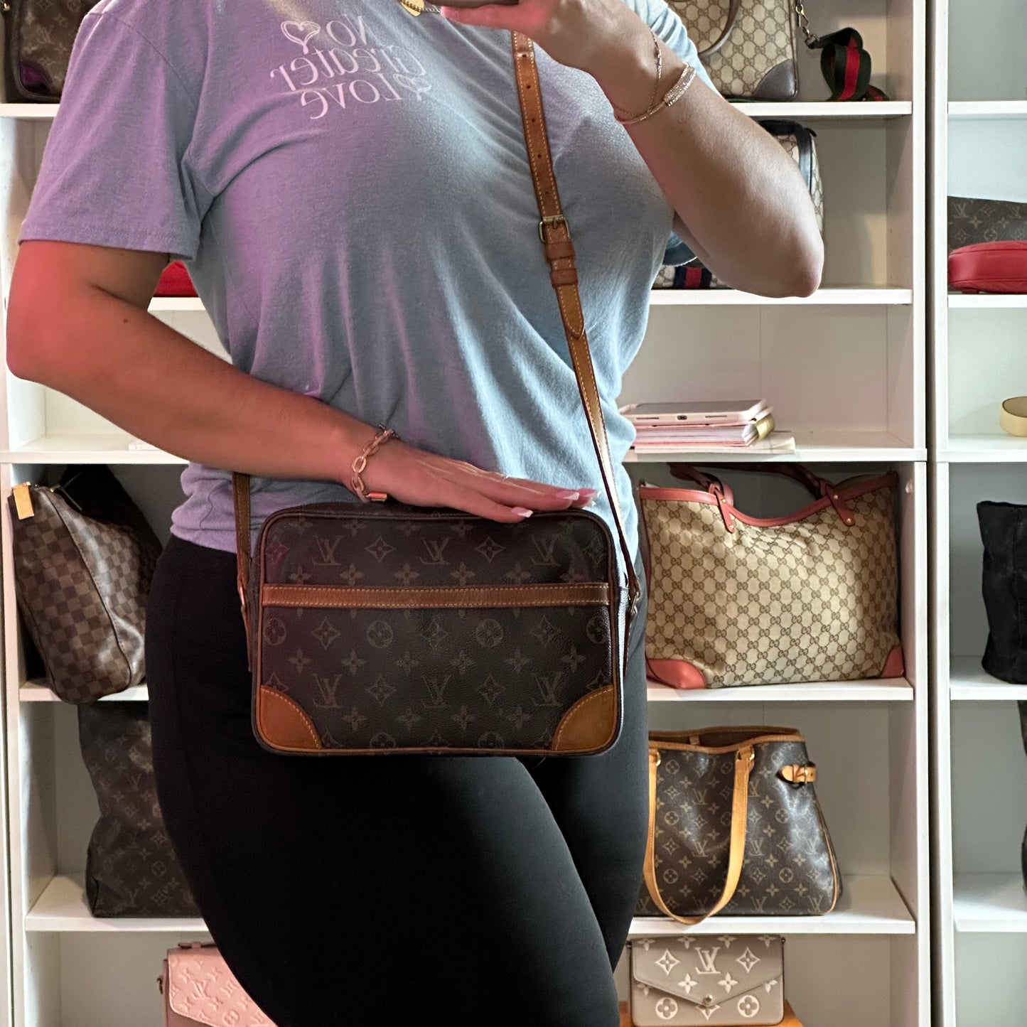 Authentic Louis Vuitton 2003 Monogram Trocadero 27 Crossbody