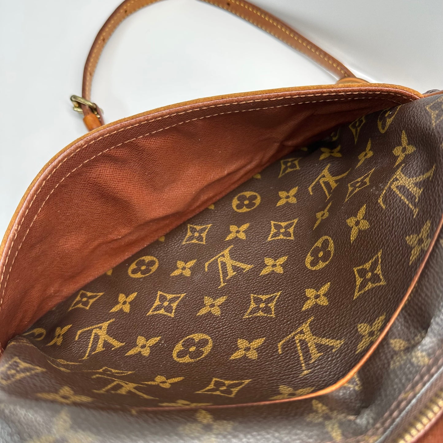 Authentic Louis Vuitton 2003 Monogram Trocadero 27 Crossbody