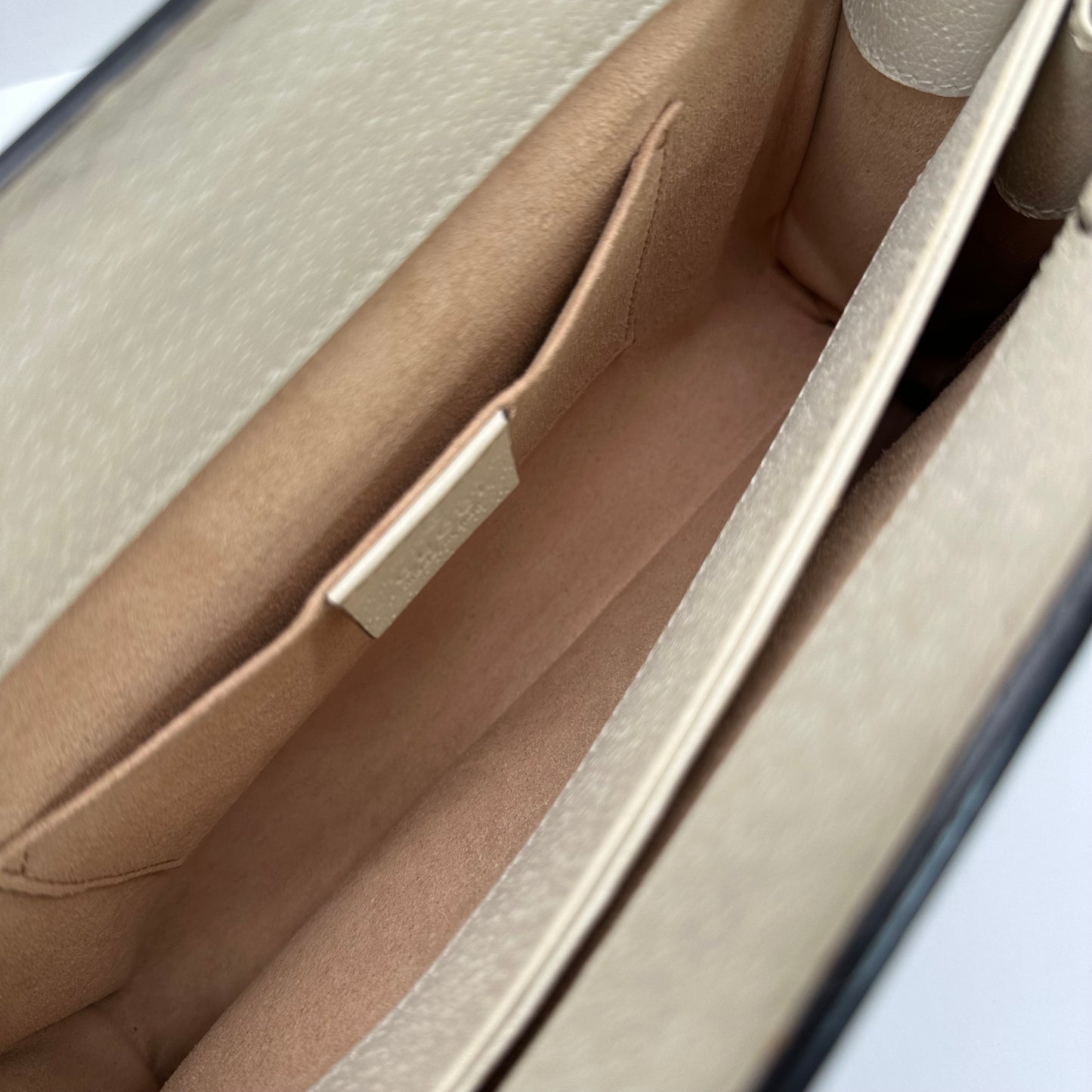 Authentic GUCCI White Ophidia Medium Chain Shoulder Bag