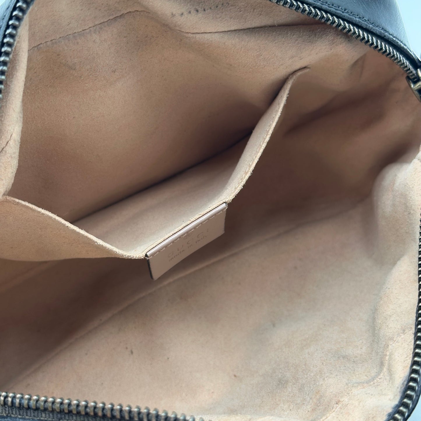 Authentic GUCCI Black Marmont V Stitch Crossbody