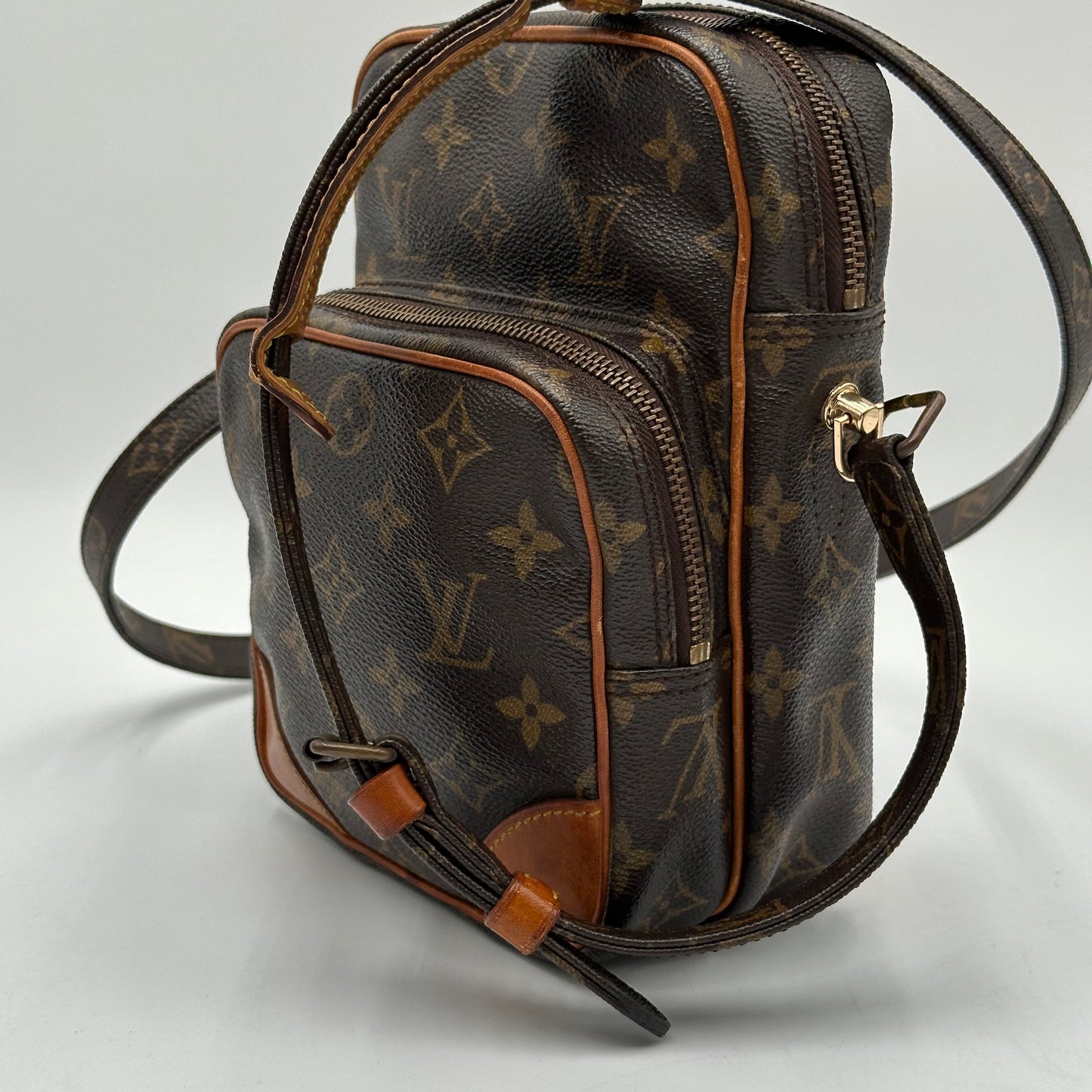 Authentic Louis Vuitton 1987 Monogram Amazone MM Crossbody