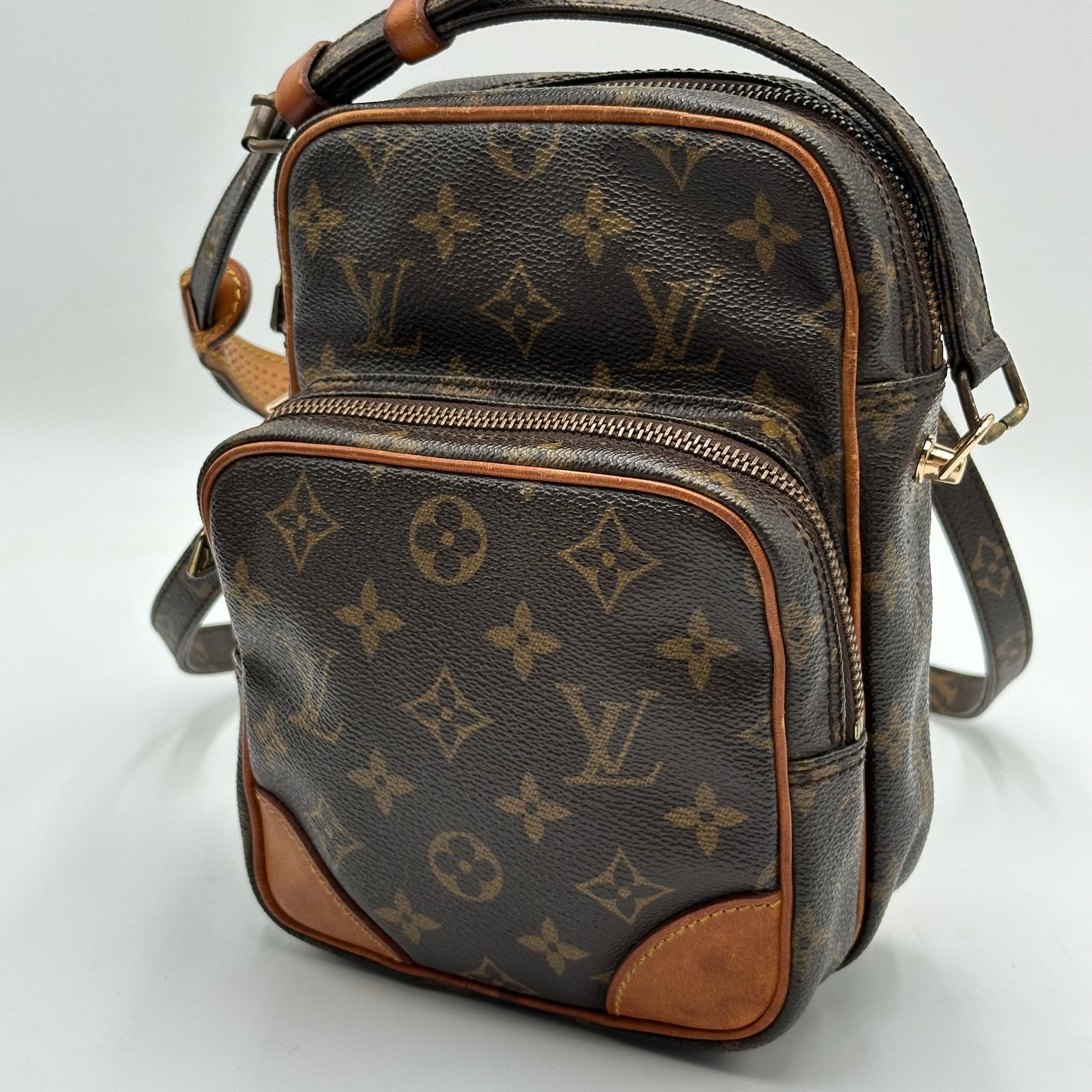 Authentic Louis Vuitton 1987 Monogram Amazone MM Crossbody