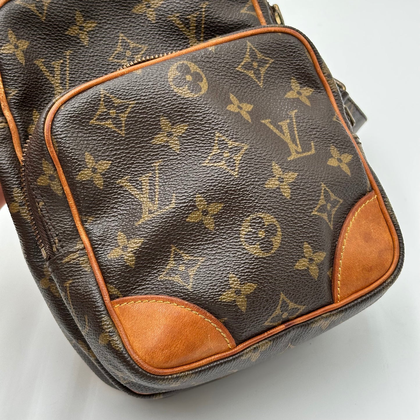 Authentic Louis Vuitton 1987 Monogram Amazone MM Crossbody