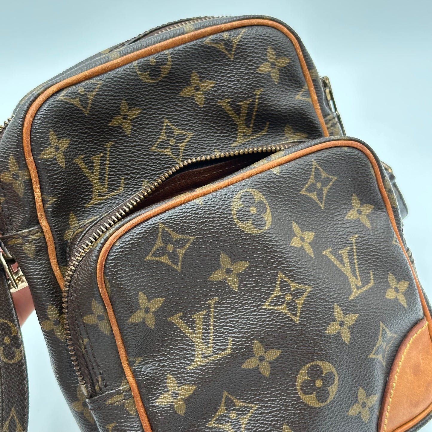 Authentic Louis Vuitton 1987 Monogram Amazone MM Crossbody