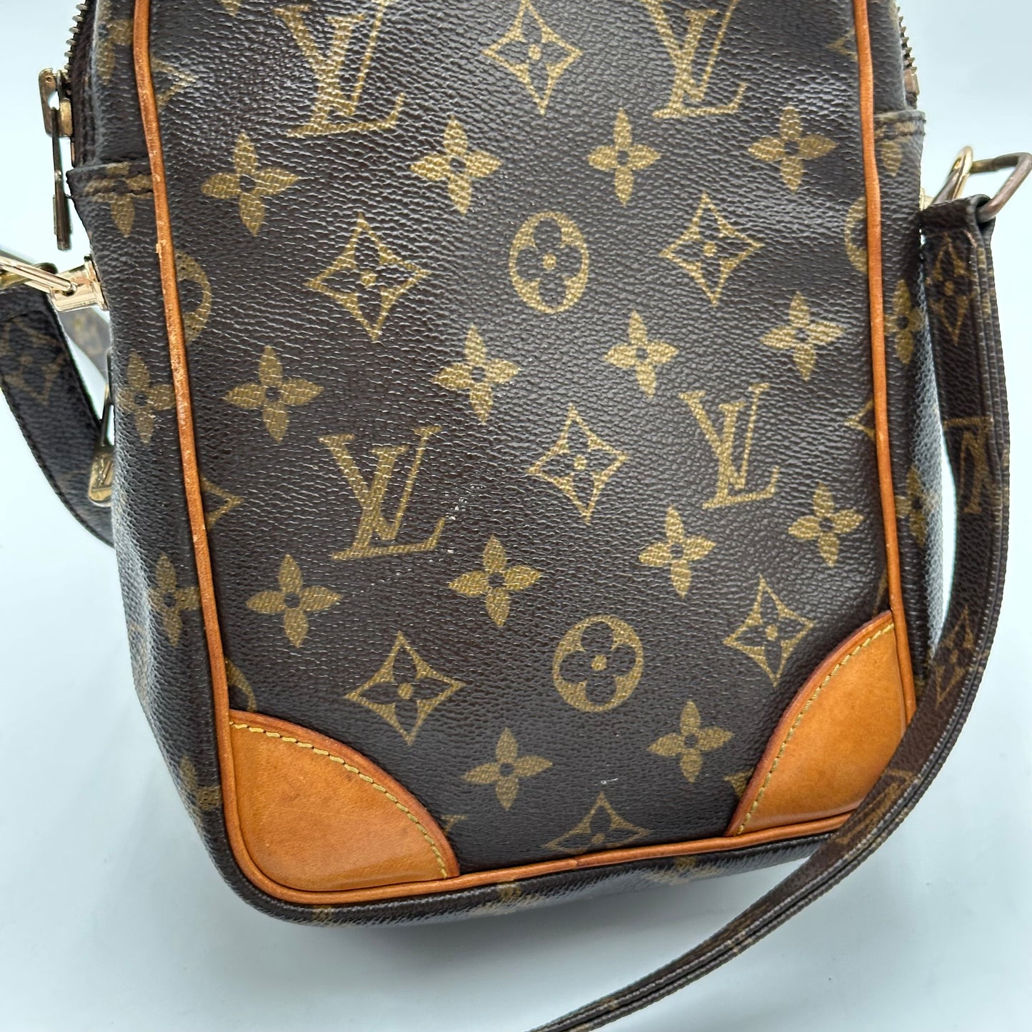 Authentic Louis Vuitton 1987 Monogram Amazone MM Crossbody
