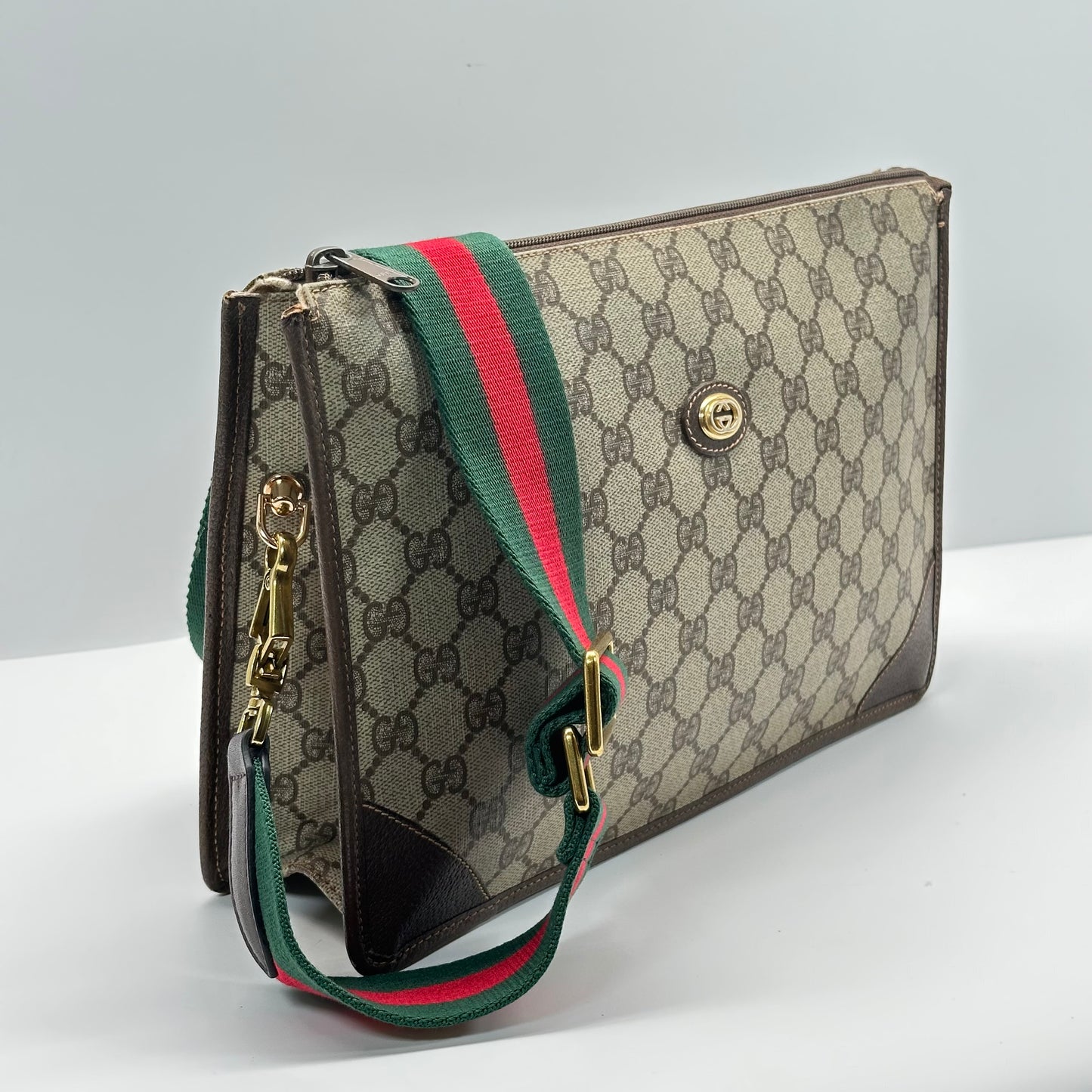 Authentic GUCCI Vintage GG Large Zipper Pouch Crossbody