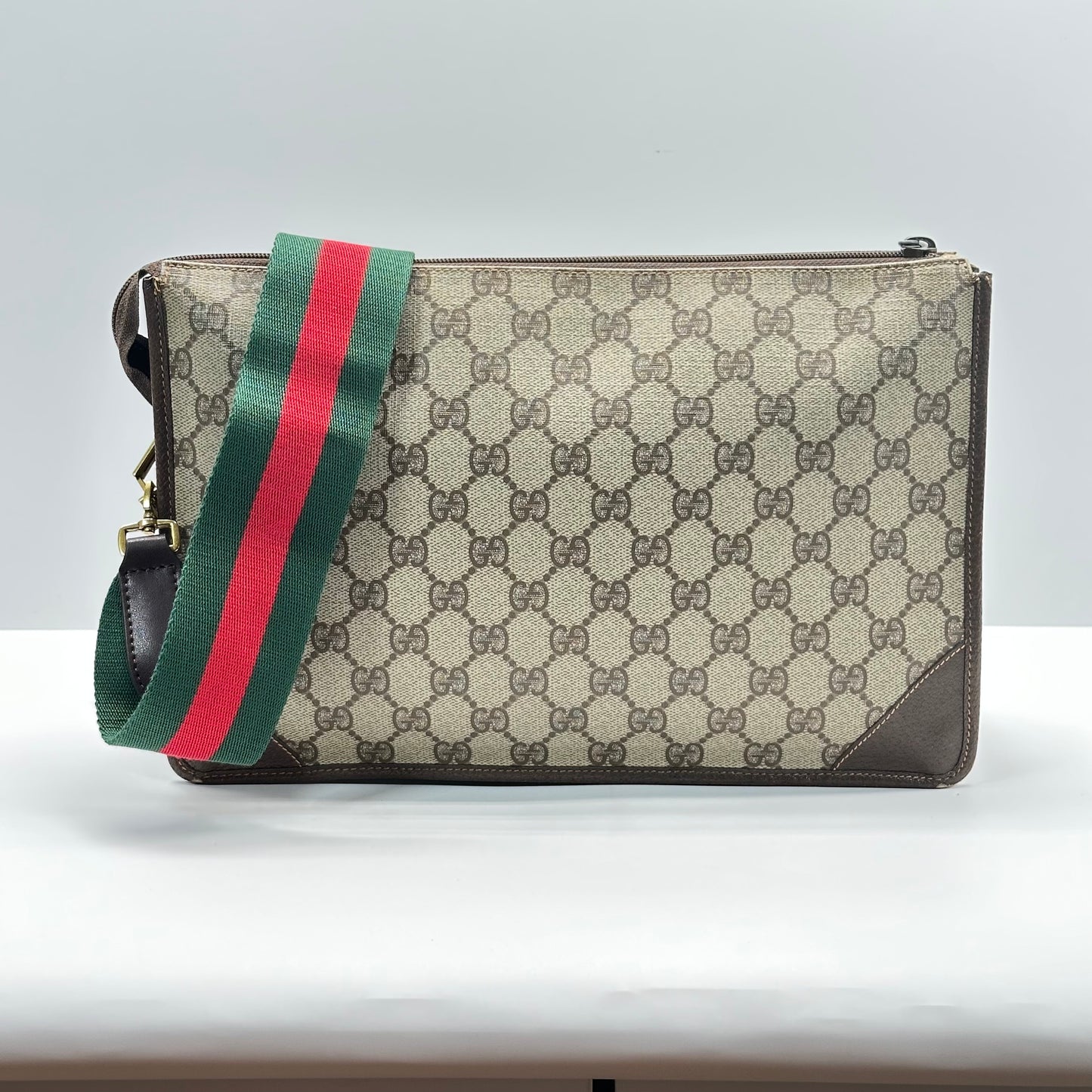 Authentic GUCCI Vintage GG Large Zipper Pouch Crossbody