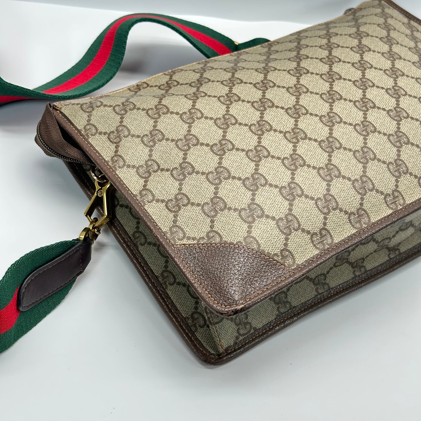 Authentic GUCCI Vintage GG Large Zipper Pouch Crossbody