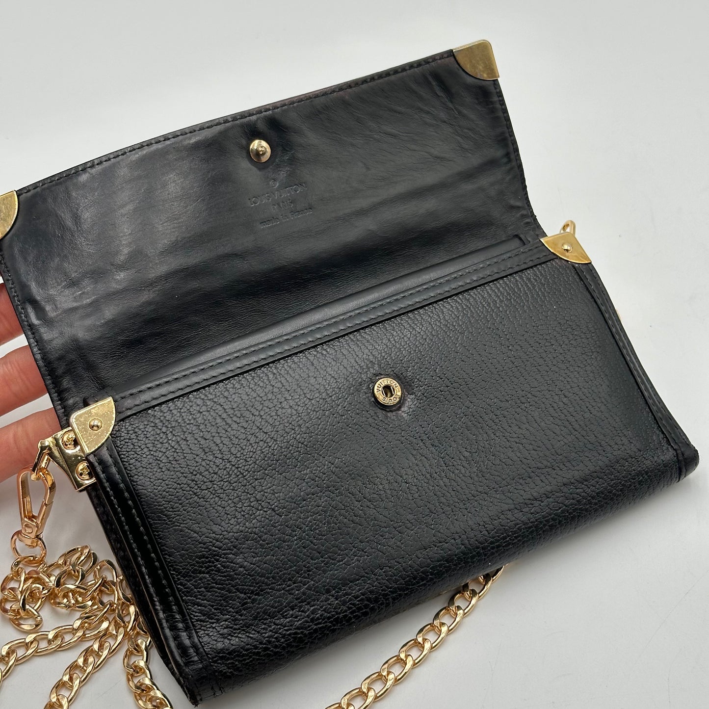 Authentic Louis Vuitton 2005 Suhali Black Trifold Wallet Crossbody