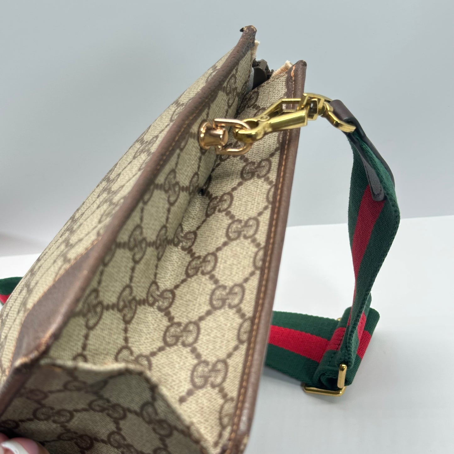 Authentic GUCCI Vintage GG Large Zipper Pouch Crossbody