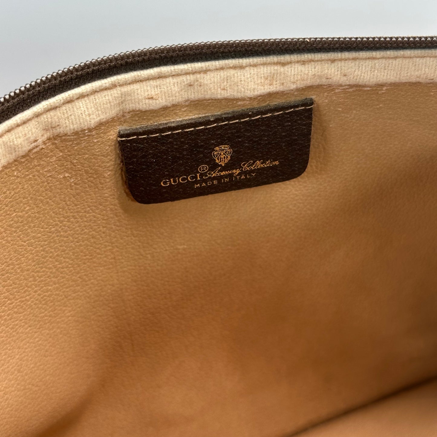 Authentic GUCCI Vintage GG Large Zipper Pouch Crossbody