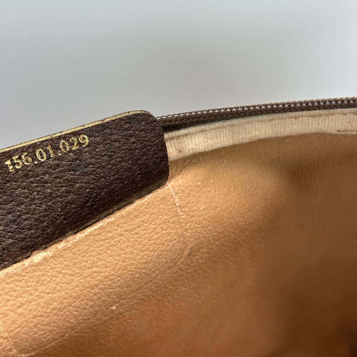 Authentic GUCCI Vintage GG Large Zipper Pouch Crossbody