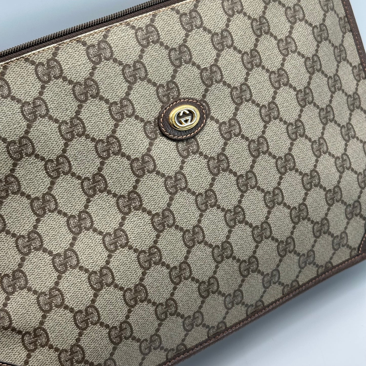 Authentic GUCCI Vintage GG Large Zipper Pouch Crossbody