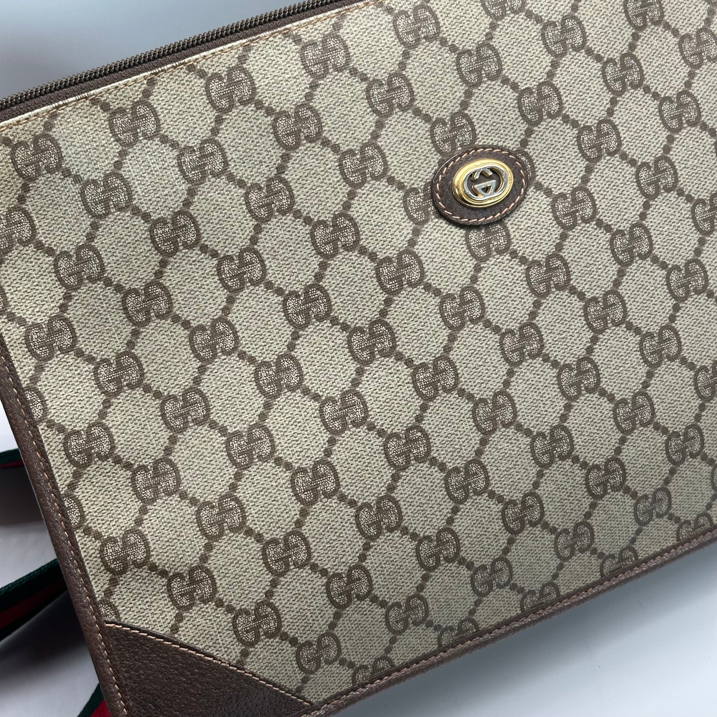 Authentic GUCCI Vintage GG Large Zipper Pouch Crossbody