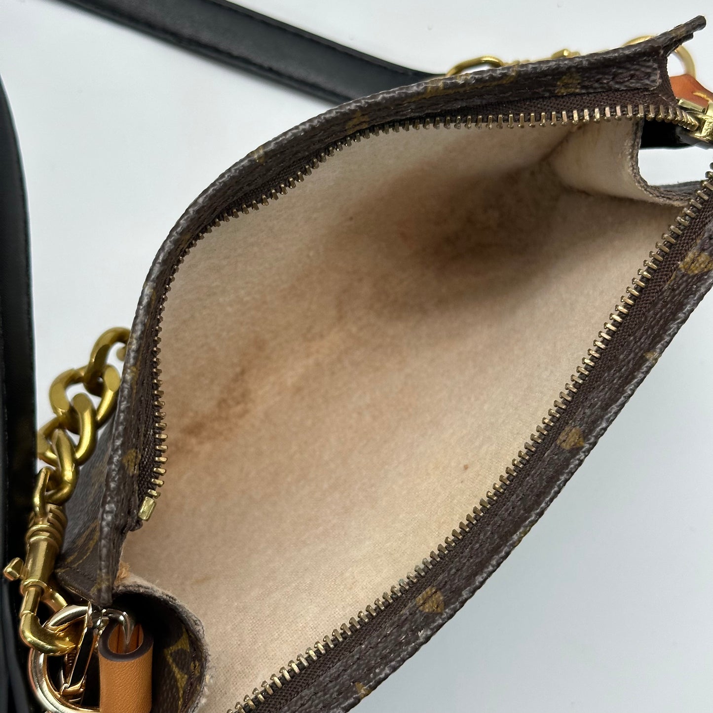 Authentic Louis Vuitton Monogram Bucket Pouch Crossbody