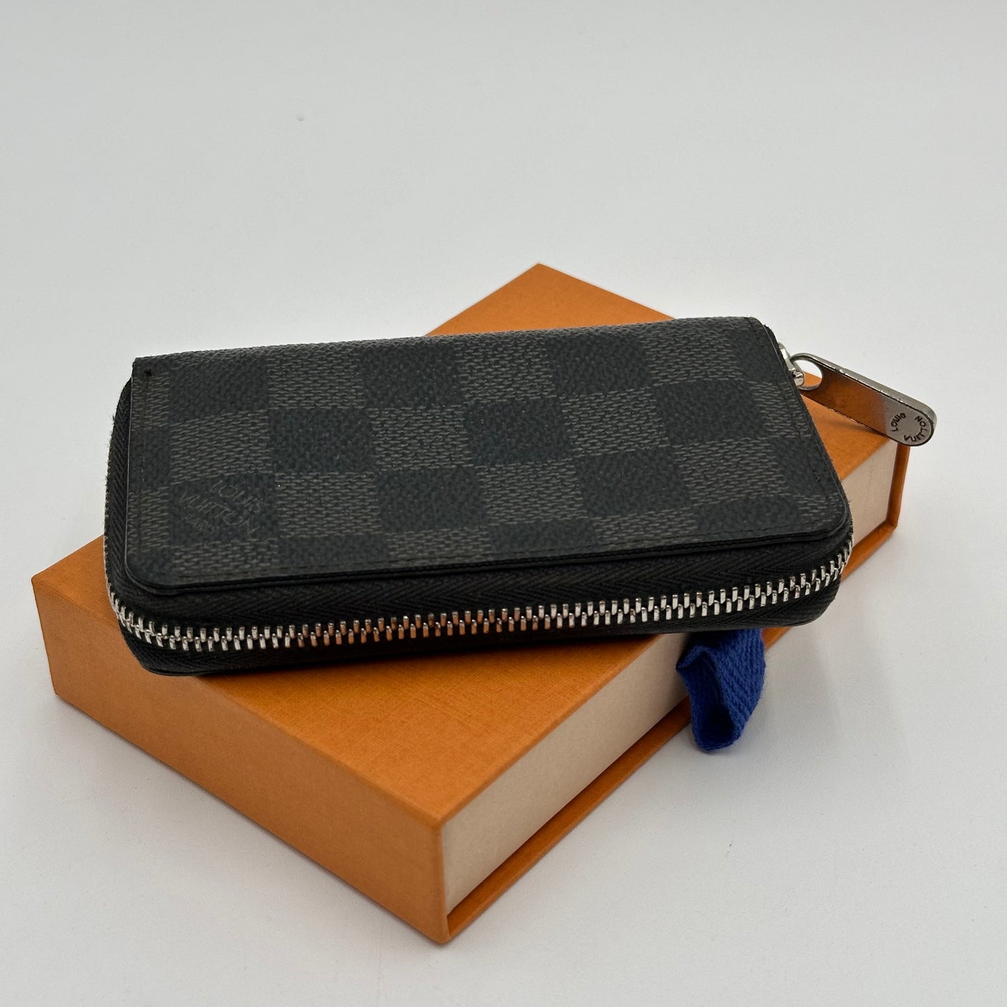 Authentic Louis Vuitton 2013 Damier Graphite Zippy Coin Purse Wallet