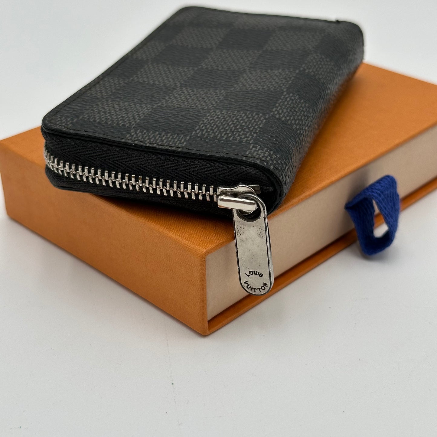 Authentic Louis Vuitton 2013 Damier Graphite Zippy Coin Purse Wallet