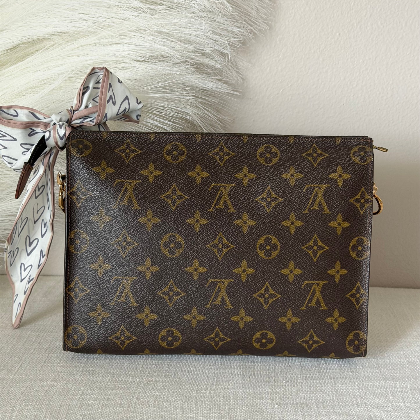 Authentic Louis Vuitton Monogram Toiletry 26 Crossbody