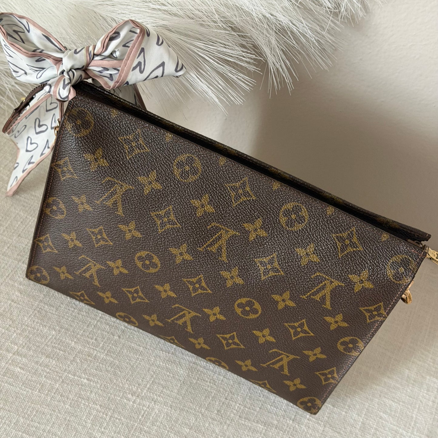 Authentic Louis Vuitton Monogram Toiletry 26 Crossbody