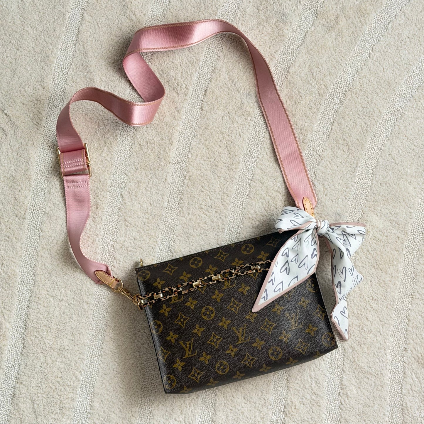 Authentic Louis Vuitton Monogram Toiletry 26 Crossbody