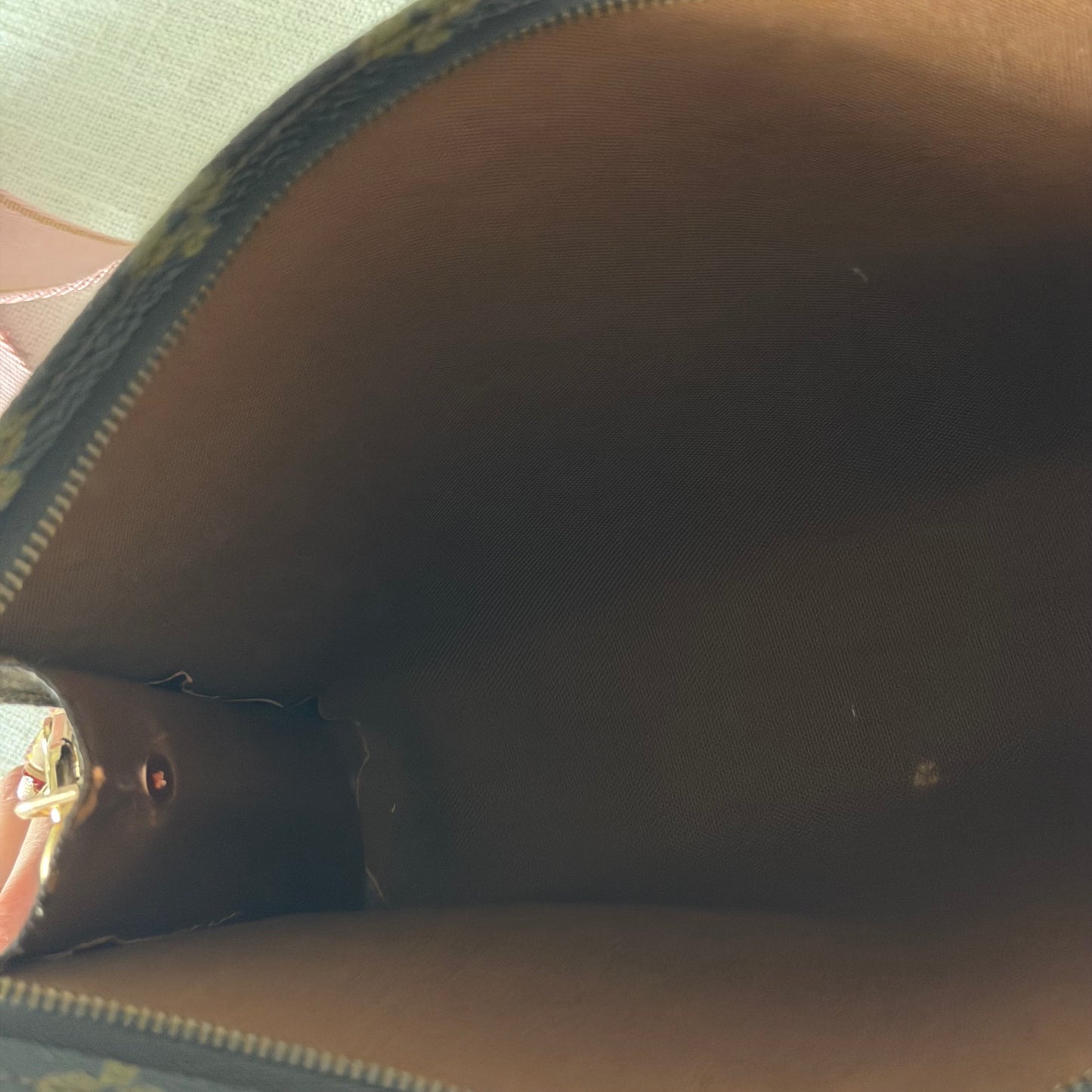 Authentic Louis Vuitton Monogram Toiletry 26 Crossbody