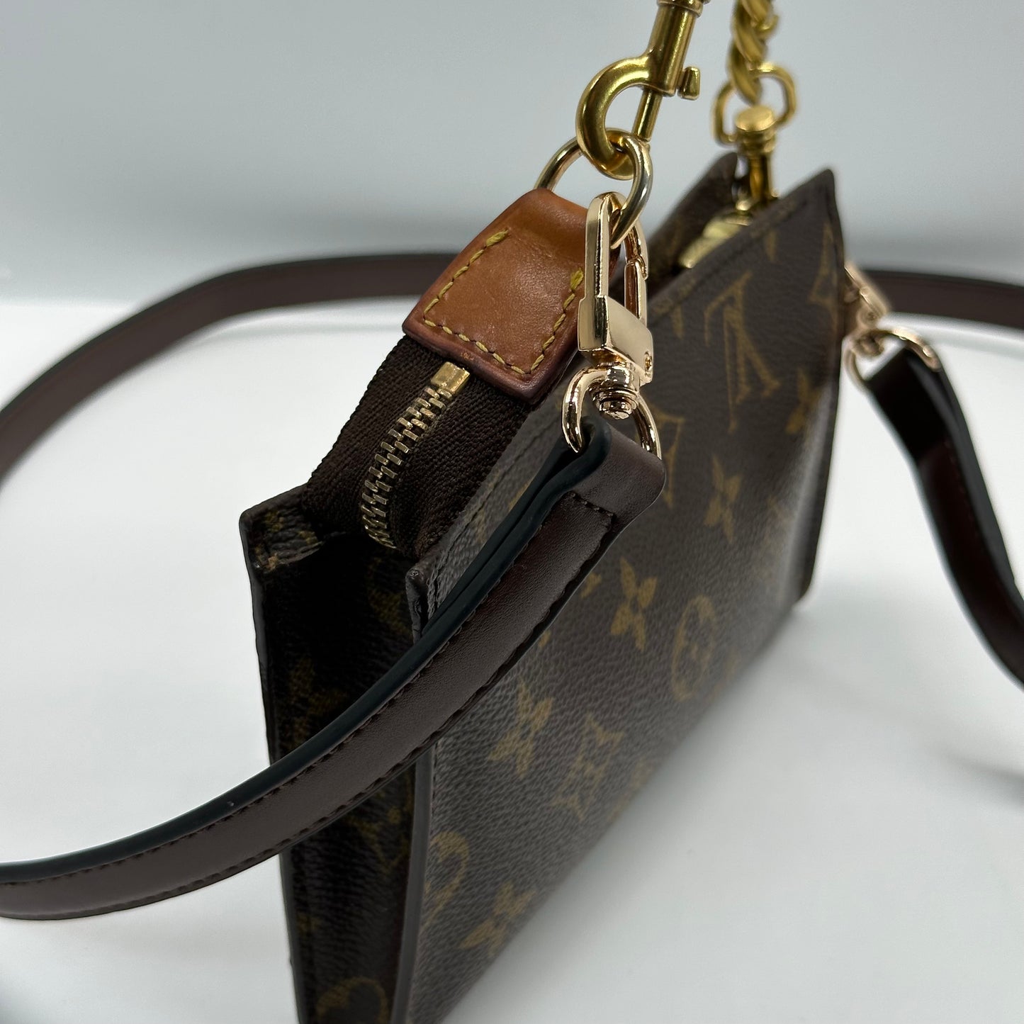 Authentic Louis Vuitton Monogram Bucket Pouch Crossbody