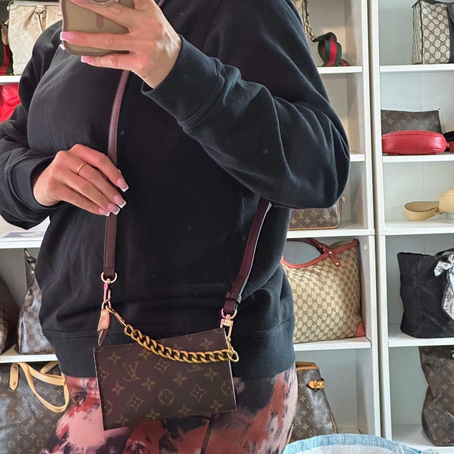 Authentic Louis Vuitton Monogram Bucket Pouch Crossbody