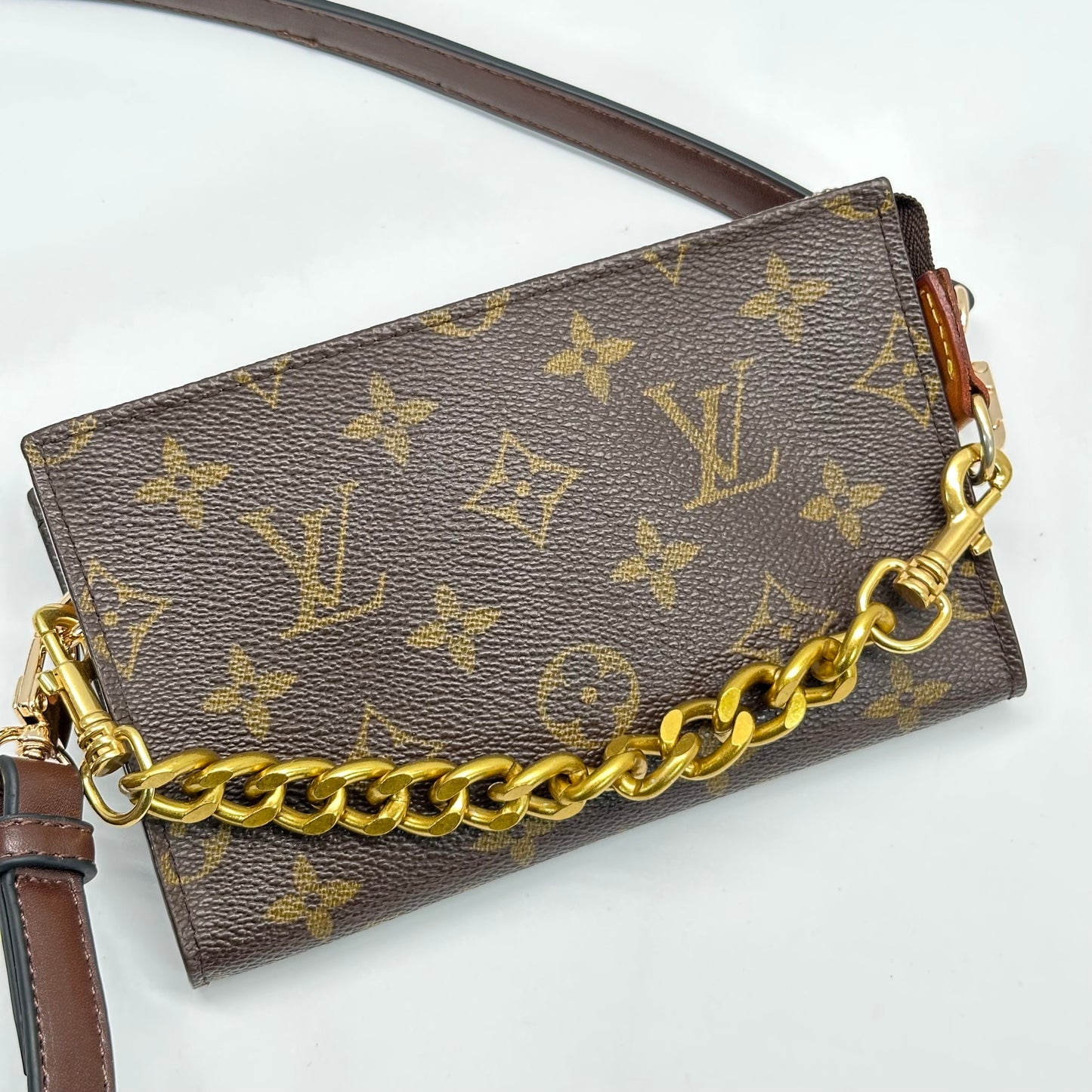 Authentic Louis Vuitton Monogram Bucket Pouch Crossbody