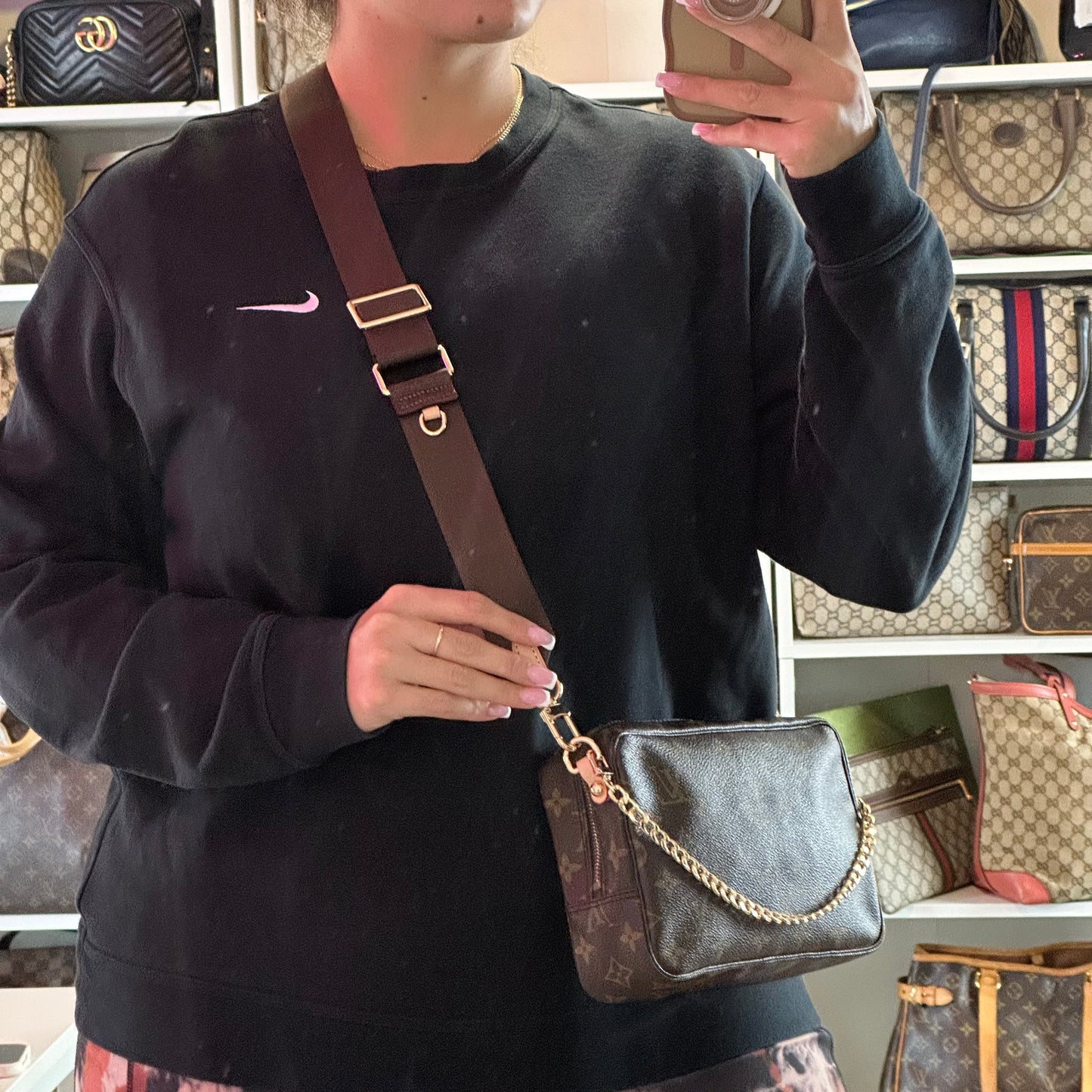 Authentic 1988 Louis Vuitton Monogram Trousse 23 Crossbody