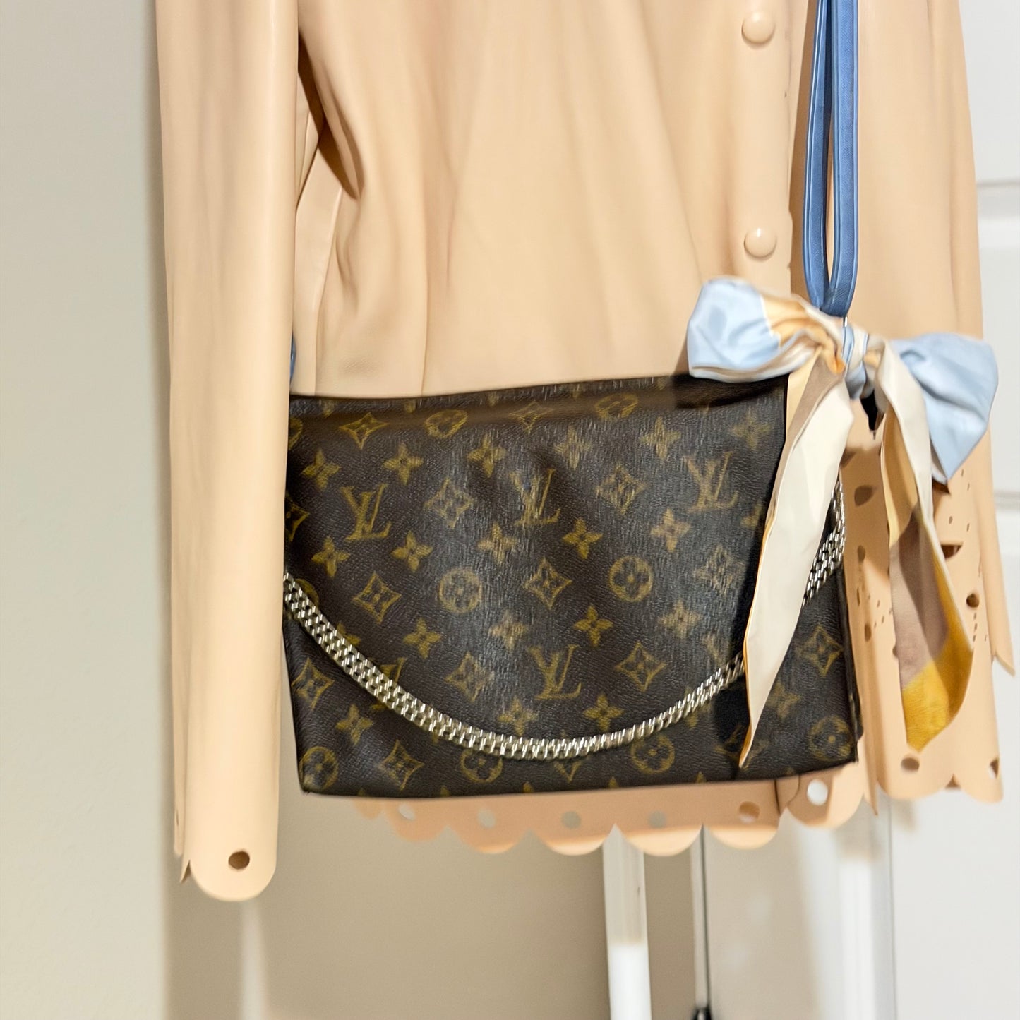 Authentic Louis Vuitton Monogram Toiletry 26 Crossbody