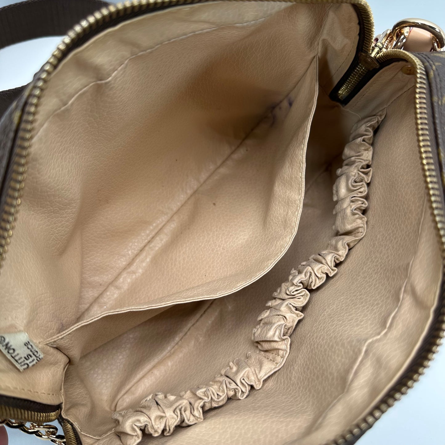 Authentic 1988 Louis Vuitton Monogram Trousse 23 Crossbody