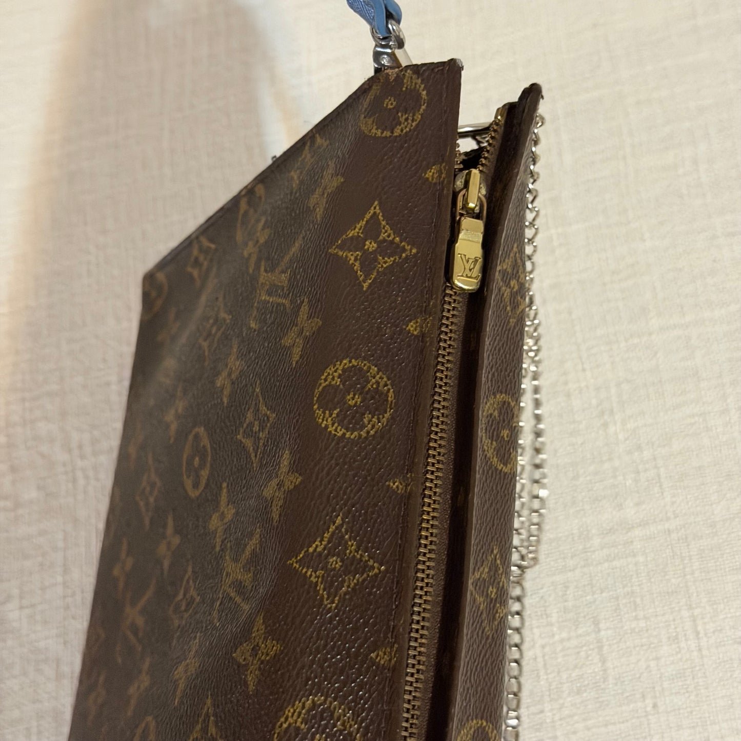 Authentic Louis Vuitton Monogram Toiletry 26 Crossbody