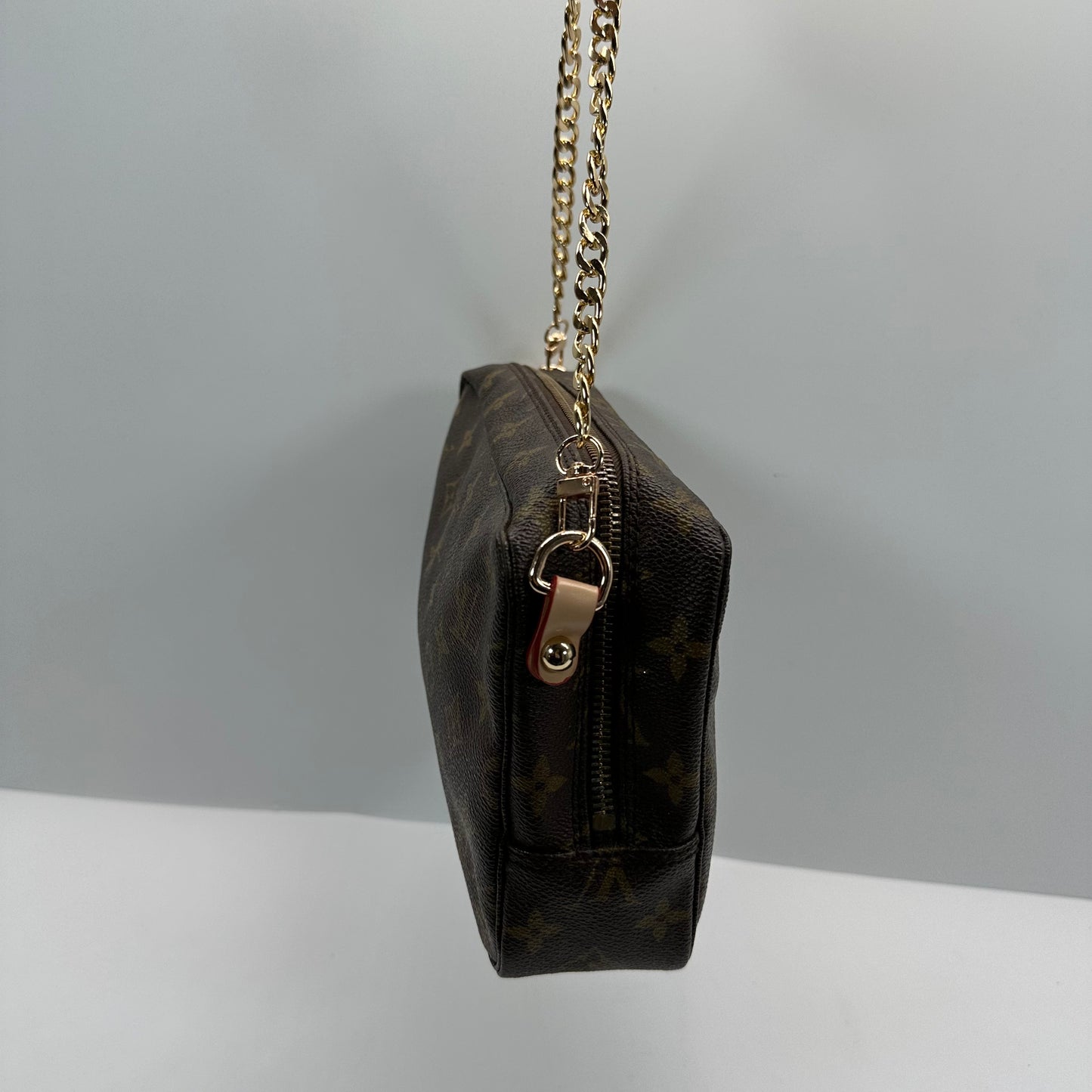 Authentic 1988 Louis Vuitton Monogram Trousse 23 Crossbody