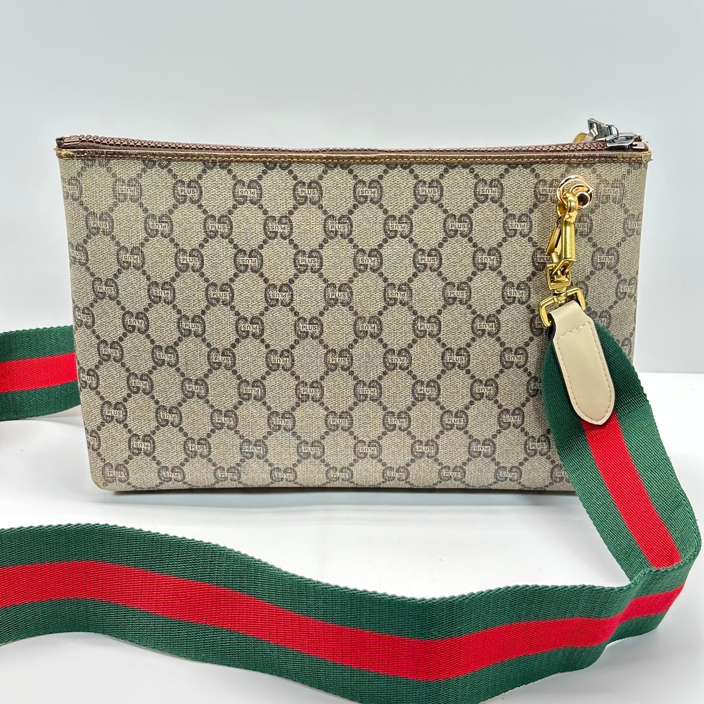 Authentic GUCCI Vintage GG Zipper Pouch Crossbody