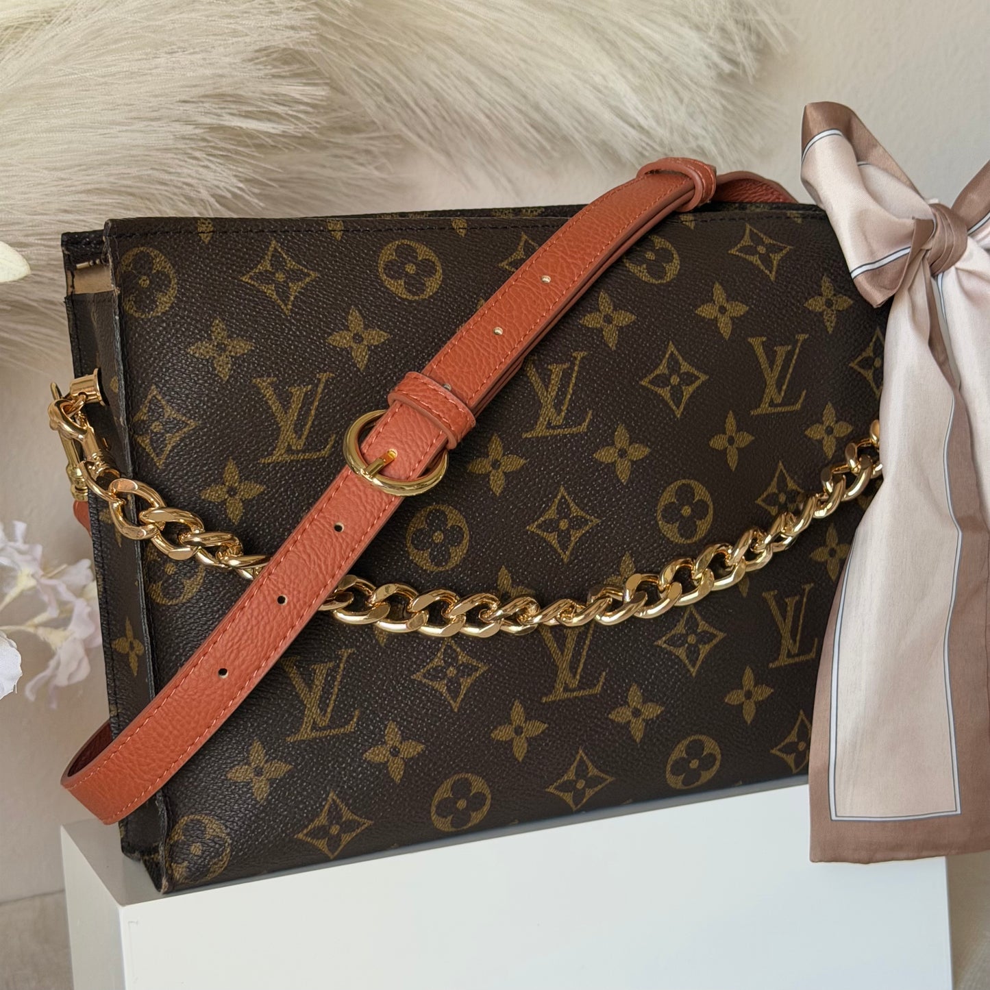 Authentic Louis Vuitton Monogram Toiletry 26 Crossbody
