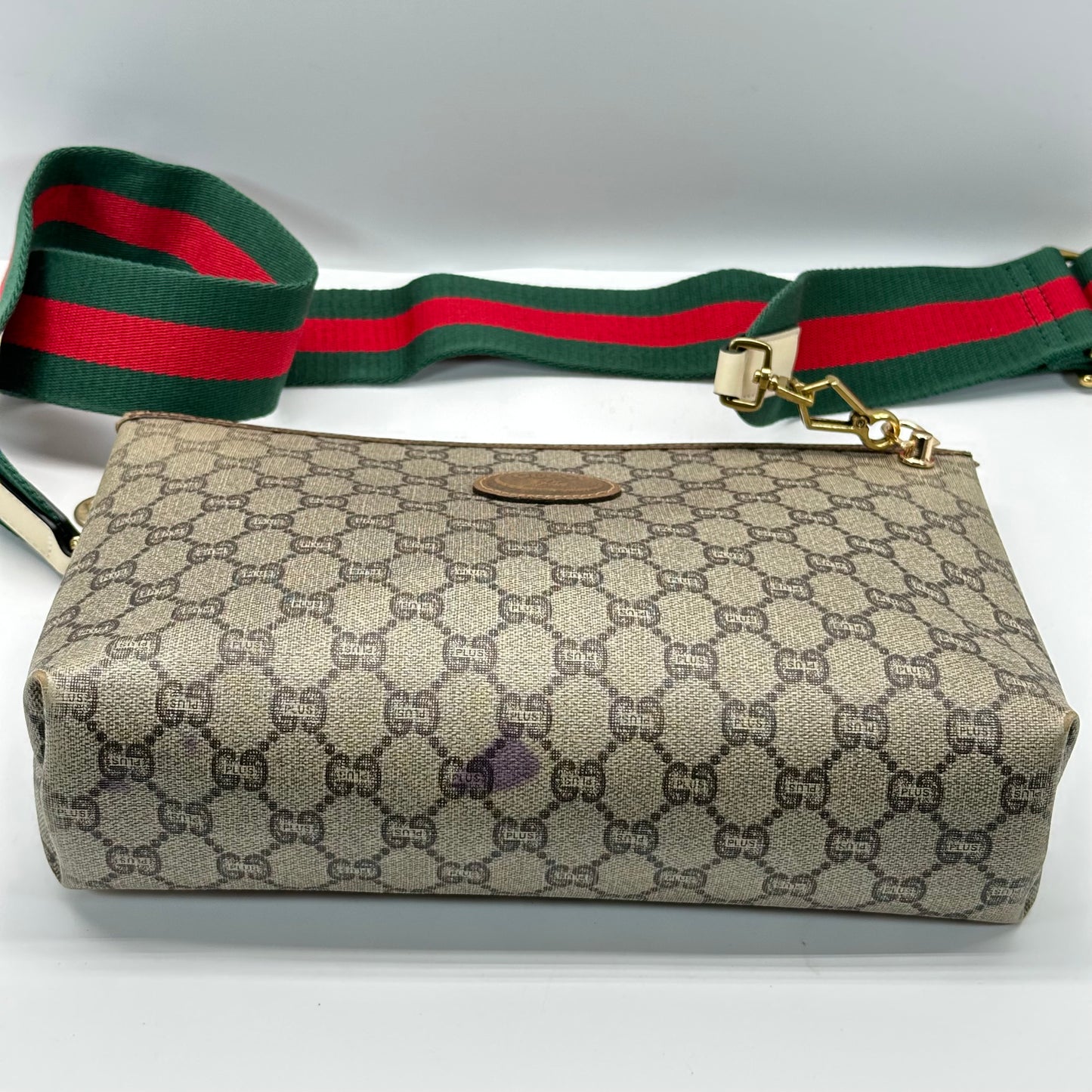 Authentic GUCCI Vintage GG Zipper Pouch Crossbody