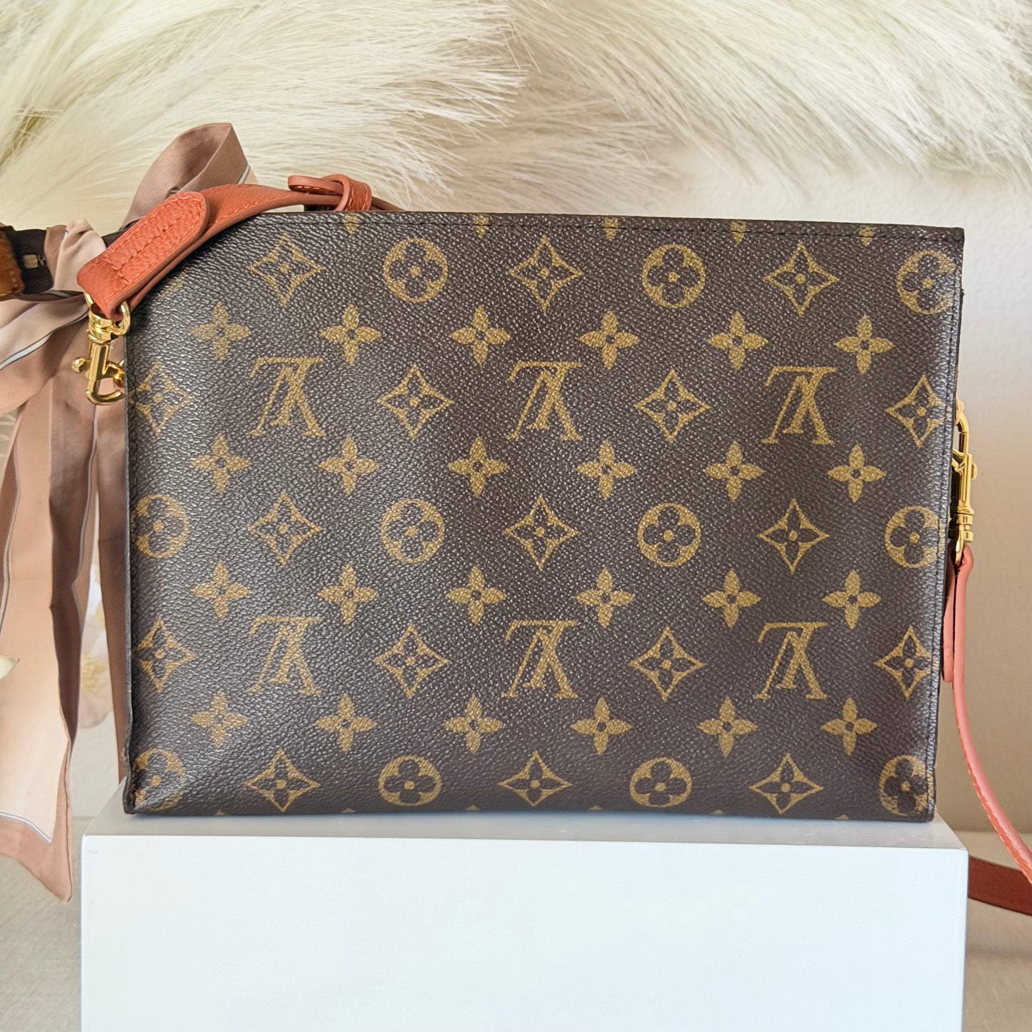 Authentic Louis Vuitton Monogram Toiletry 26 Crossbody