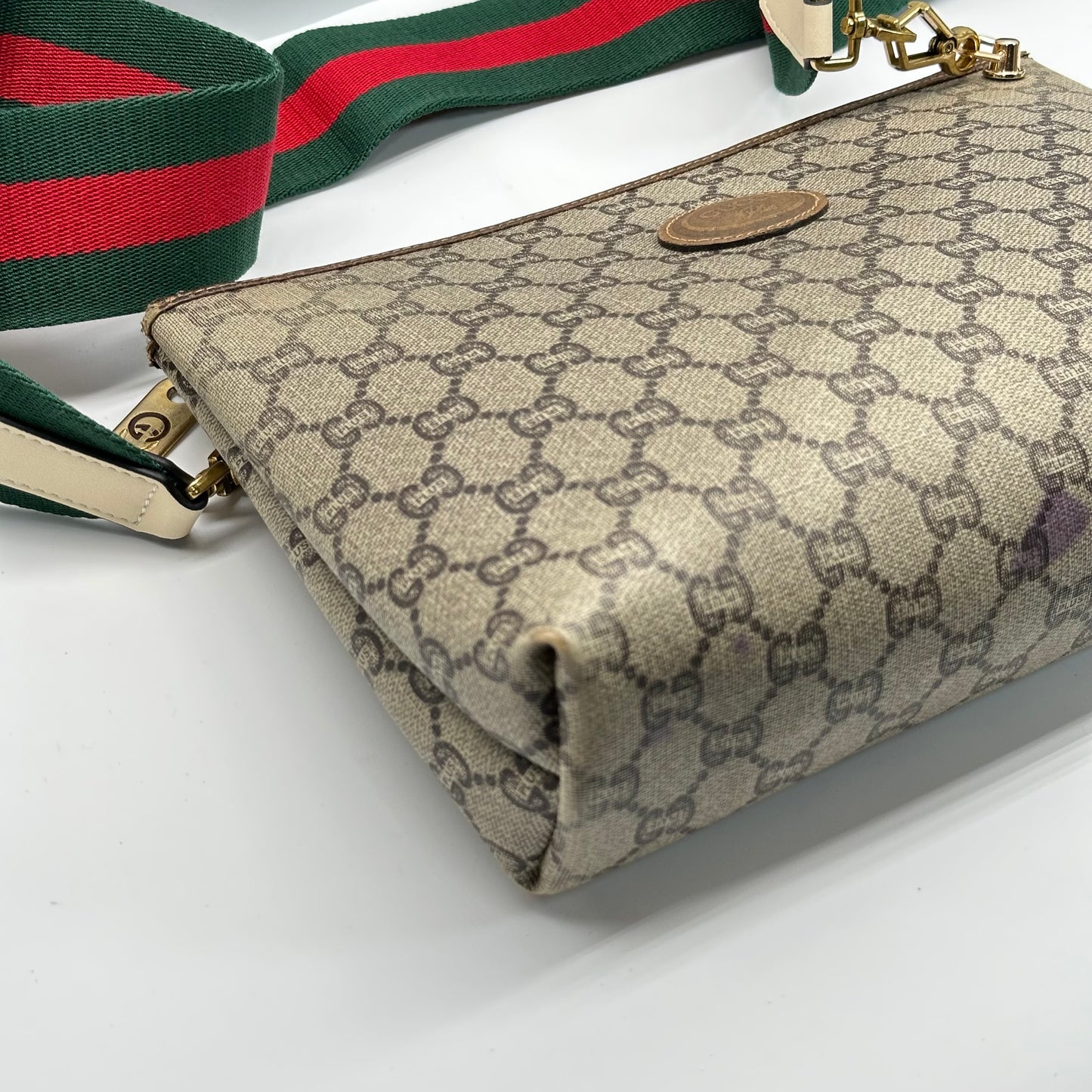 Authentic GUCCI Vintage GG Zipper Pouch Crossbody