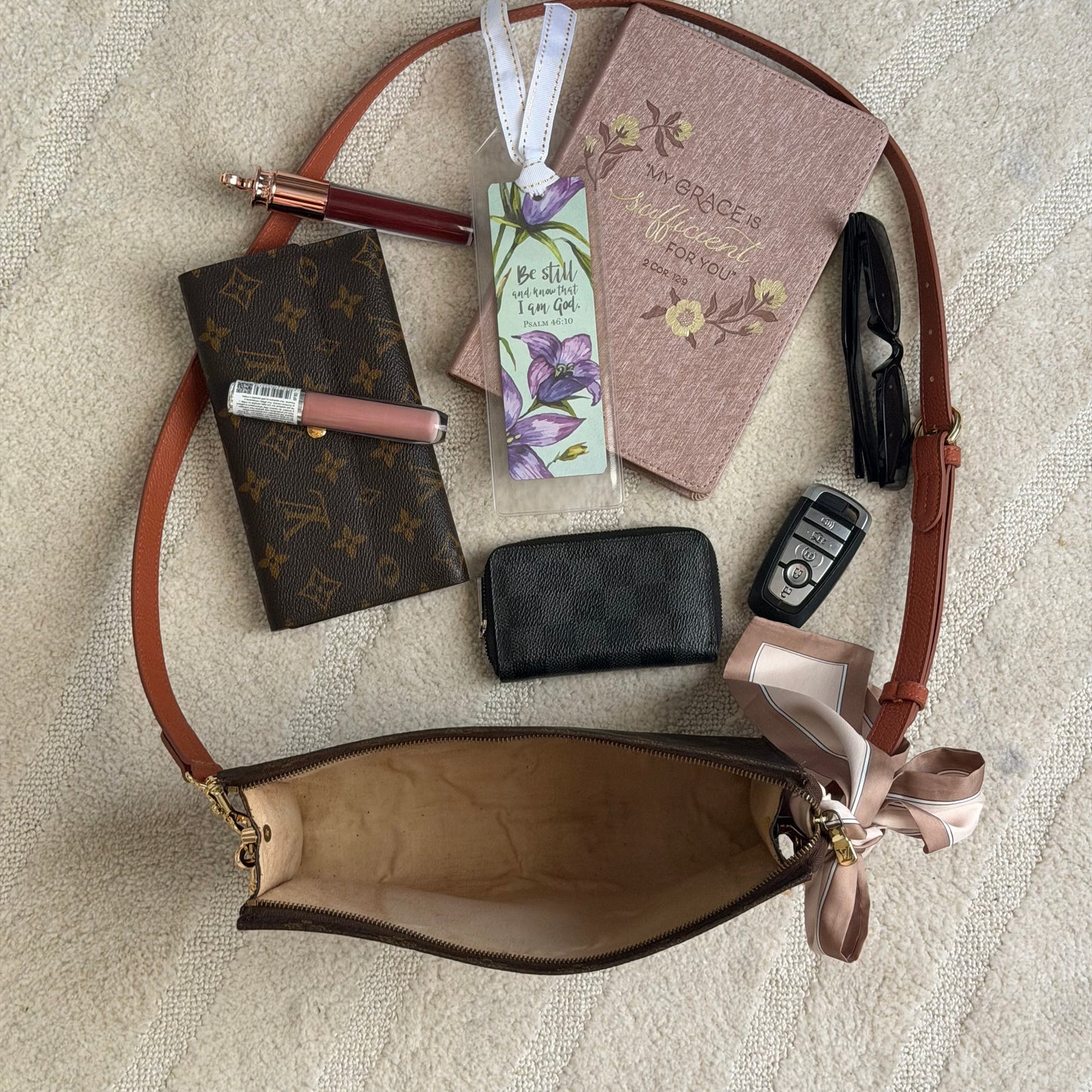 Authentic Louis Vuitton Monogram Toiletry 26 Crossbody